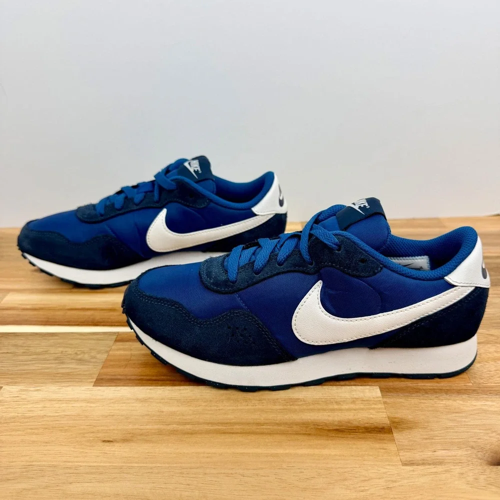 Nike MD Valiant Marina/White/Armory Navy Athletic Shoes Sneakers Kids Size 4.5Y
